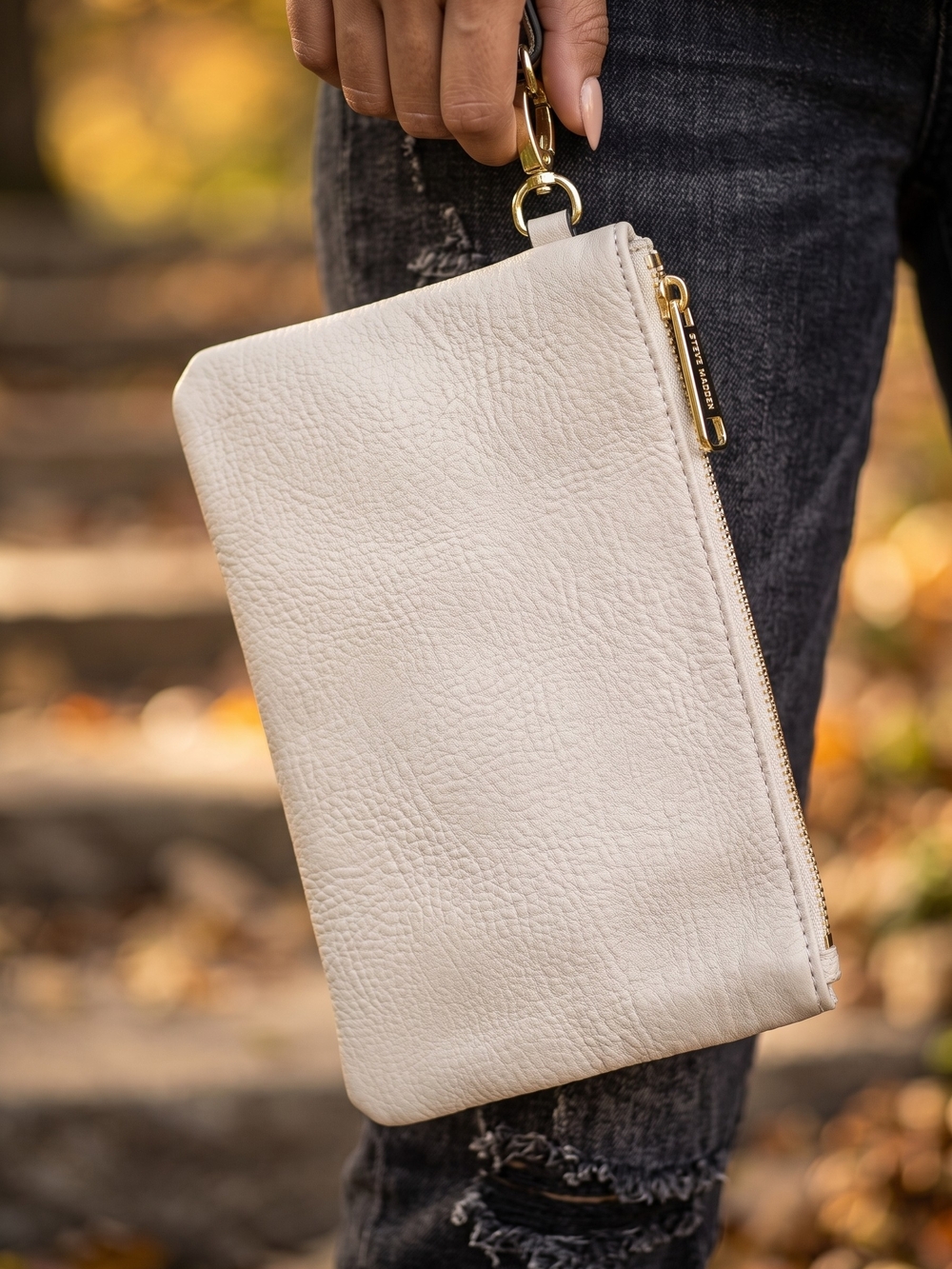 Steve Madden Cream Pebbled Wristlet Clutch Quiet Luxury Neutral Minimalist Zip